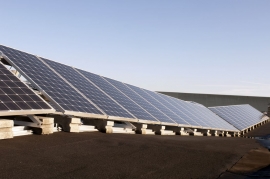 panneaux solaires sur le toit de la Chocolaterie Belvas à Ghislenghien