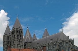 Vue sur les 5 clochers de la Cathédrale Notre-Dame de Tournai