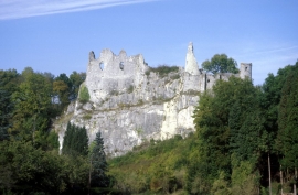 Ruine du château de Montaigle.