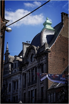 Namur, façade de bâtiments anciens.