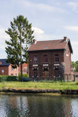  Canal du Centre historique et ses ascenseurs hydrauliques.