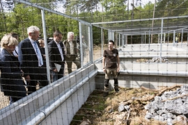 En partenariat avec Infrabel et le Service public de Wallonie, le Domaine des grottes de Han (Rochefort) a inauguré, le 22 mai 2017, un centre de sauvegarde de couleuvres coronelles, l'une des trois espèces de serpent recensées en Belgique.