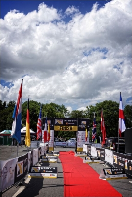 La deuxième édition du triathlon cross Xterra, seule épreuve de niveau international en Belgique, aura lieu samedi 10 juin 2017 à Namur. La partie natation sera disputée dans la Meuse, tandis que les parcours de vélo tout-terrain et de trail ont été dessinés sur le site de la Citadelle.