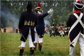 Reconstitution de la bataille de Wavre dite Â« la Bataille oubliÃ©e Â». Les 18 et 19 juin 1815, FranÃ§ais (sous le commandement du MarÃ©chal Grouchy) et Prussiens (sous les ordres du GÃ©nÃ©ral von Thielmann) se livrent des combats meurtriers se terminant par l'ultime victoire impÃ©riale. 