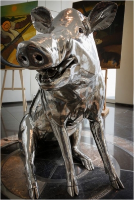 Exposition. Milo Dardenne, le peintre du silence, Espace Wallonie Bruxelles. (2017) Sculpture d'un sanglier, Gatien Dardenne. 