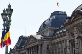 Drapeaux belges et européen, devant le Palais Royal, lors de la Fête nationale à Bruxelles.