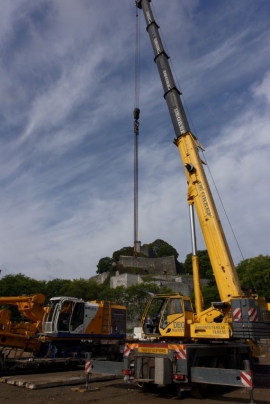 Convoi exceptionnel (matÃ©riel technique pour fondations) destiner au chantier du grognon (Namur).                    