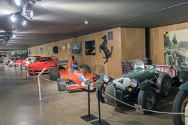 Musée du circuit de Francorchamps à l'abbaye de Stavelot (voitures  anciennes).