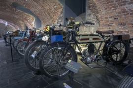 Musée du circuit de Francorchamps à l'abbaye de Stavelot (motos anciennes).