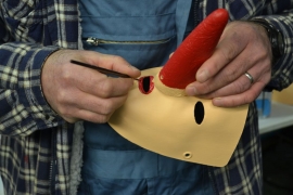 Fabrication des masques pour la confrérie des blancs-moussis de Stavelot.