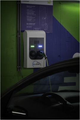 Borne Ã©lectrique pour recharger la batterie des vÃ©hicules (parking place d'Armes Ã  Namur).